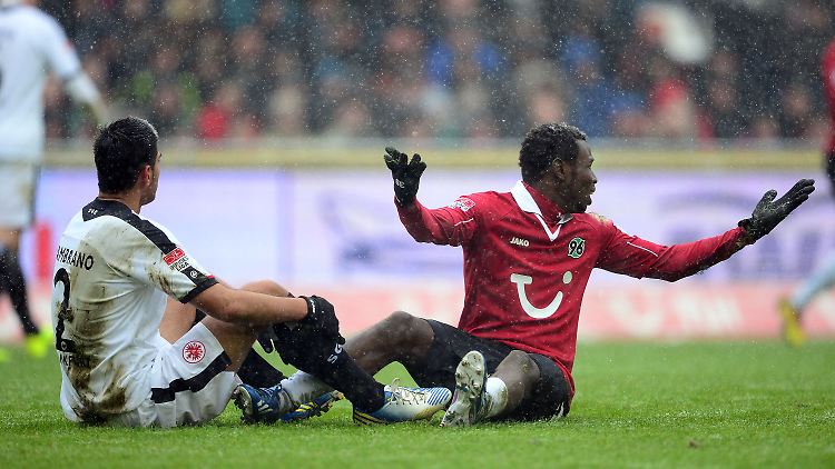 Die Rückkehr von Torjäger Mame Diouf belebte Hannovers Offensivspiel nicht entscheidend.
