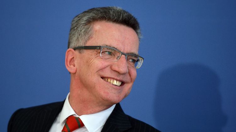 Auch wenn er sie vermeiden will, die Frage steht im Raum: Kann Thomas de Maizière Kanzler?