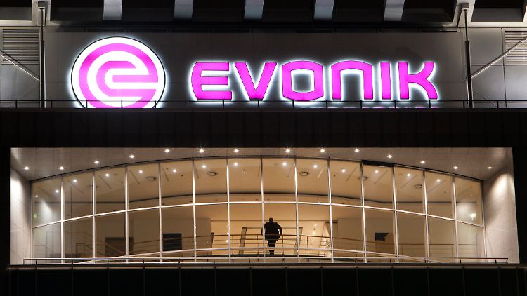 Evonik ist Sponsor von Borussia Dortmund. Bei den läuft es besser als beim Konzern.