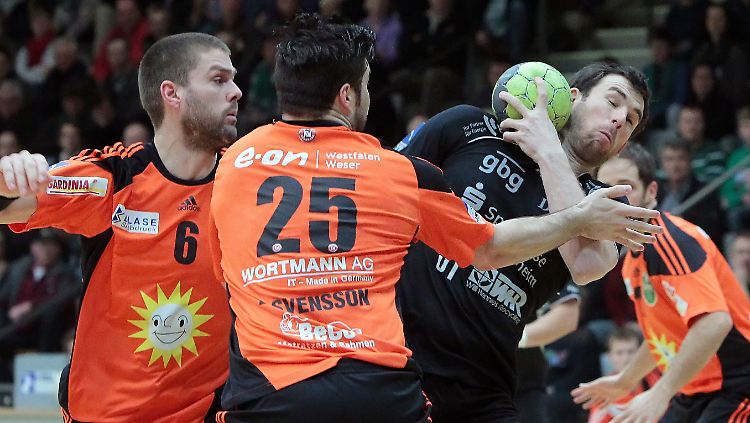 Daniel Svensson (r.) wird in den nächsten Monaten nicht mit sportlichen Gegnern kämpfen.