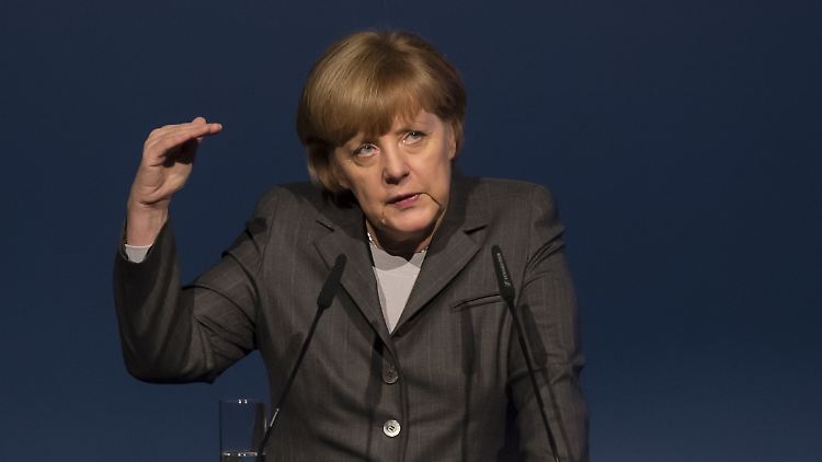 Es könnte auch noch ein bisschen höher gehen: Bundeskanzlerin Angela Merkel, scheinbar unangefochten.