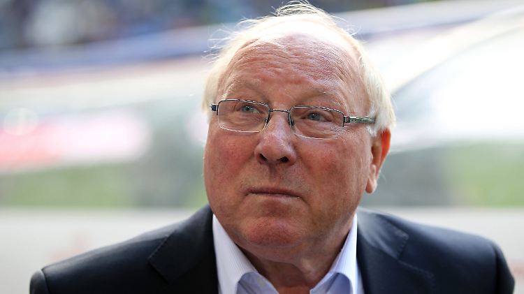 "Es ist eine Entscheidung, die ich mal vor längerer Zeit getroffen habe. Und dabei bleibt es": Uwe Seeler.