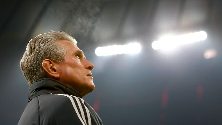 Jupp Heynckes verabschiedet sich von der großen Fußball-Bühne.