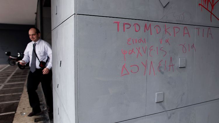 "Jobsuche = Terror" steht auf dem Graffito bei einer Arbeitsvermittlungsstelle in Athen.