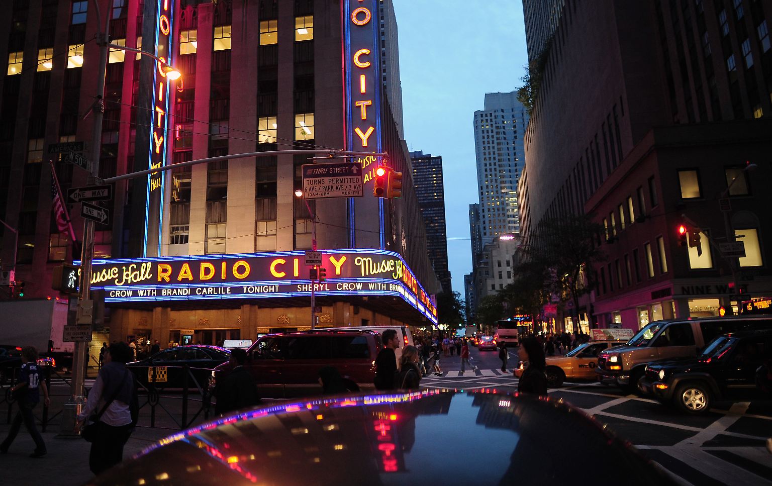 Es ist eine Kampfansage an Apple: Samsung stellt sein neues Smartphone-Flaggschiff, das Galaxy S4, in der Radio City Music Hall auf dem New Yorker Times Square vor – dem Revier des US-Konzerns.