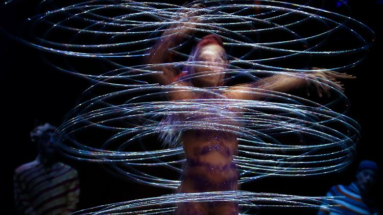 Hula-Hoop: Die hohe Kunst, sich selbst genug zu sein.