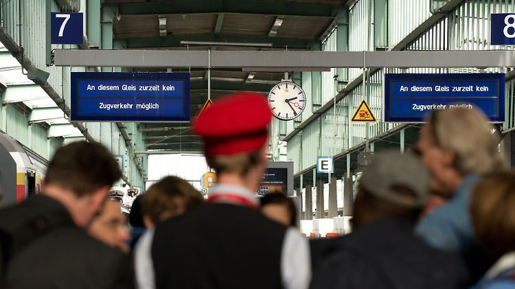 Neben Tickets heißt es Geduld mitbringen.
