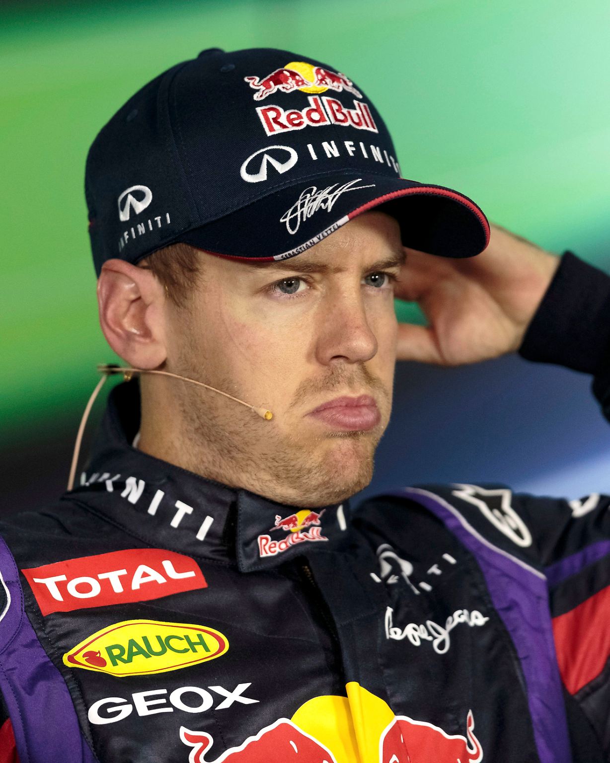 Die schärfsten Verfolger haben den Spieß umgedreht und Sebastian Vettel gleich zum Auftakt ...