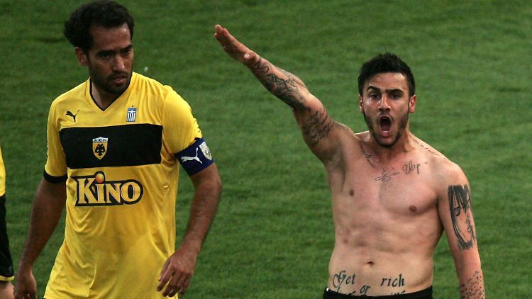 Wenn er gewusst hätte, was das Zeichen bedeutet, hätte er es nicht getan. Sagt Giorgos Katidis.
