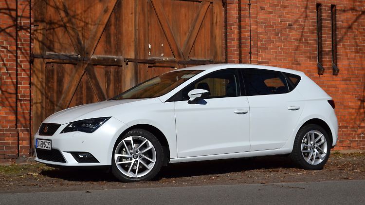 Wem ein Golf VII nicht sportlich genug ist, der sollte den Seat Leon ins Auge fassen. Er könnte eine Alternative sein.