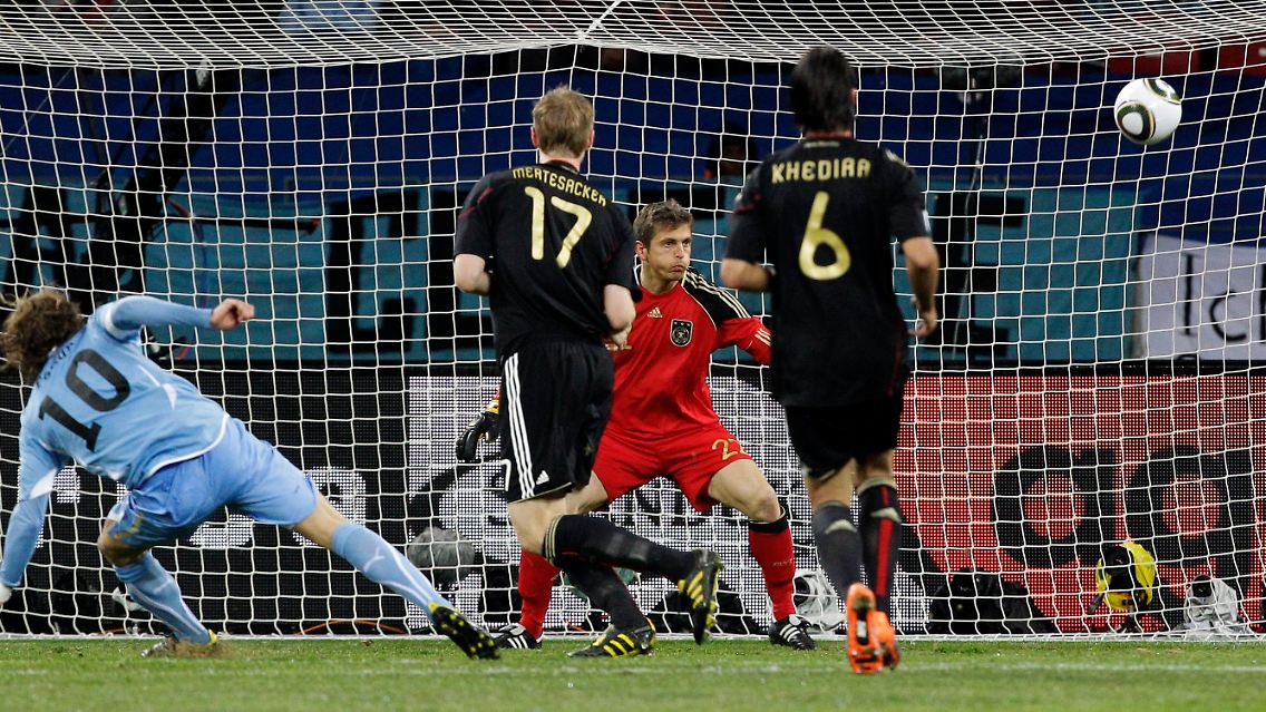 APTOPIX_South_Africa_Soccer_WCup_Germany_Uruguay_WCUP183.jpg607866897028247947.jpg