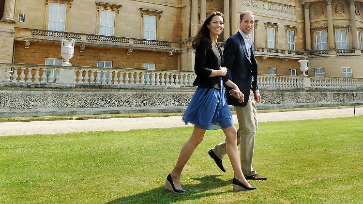 Prinz William und seine Frau Kate kennen sich seit gut zehn Jahren. Ihr erstes Kind erwarten sie im Juli.