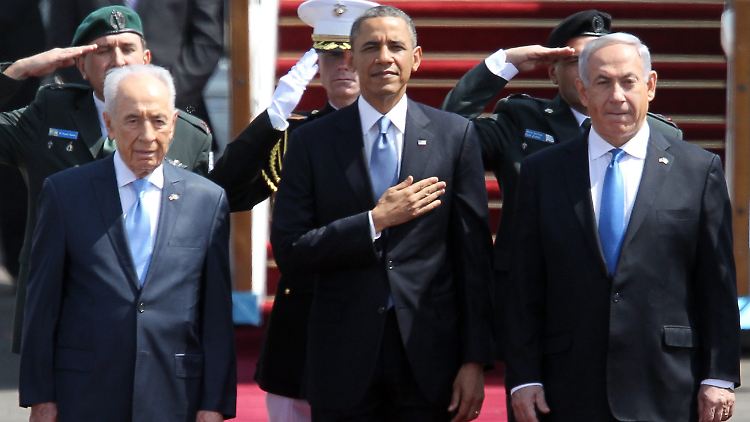 Obama wird von Peres (l.) und Netanjahu begrüßt. Alle drei setzen auf Frieden mit dem palästinensischen Nachbarn.