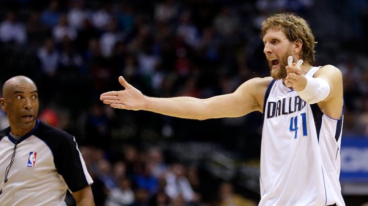 Haderte auch mit dem Schiedsrichter: Dirk Nowitzki.