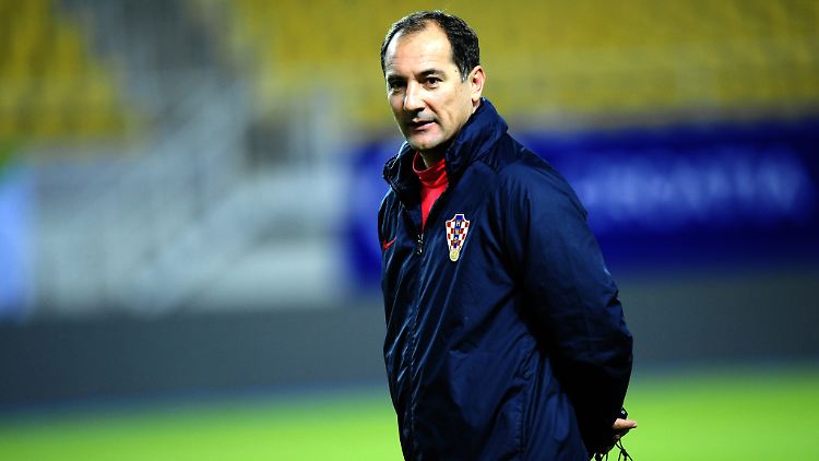 Nationaltrainer Igor Stimac empfängt mit seinen kroatischen Kickern den früheren Kriegsgegner Serbien zum WM-Qualifikationsspiel. Die Wunden, die der Krieg gerissen hat, sind noch immer nicht geschlossen.