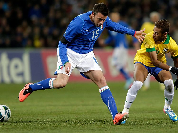Brasiliens Superstar Neymar leitete beide Tore ein und war hinterher trotzdem unzufrieden.