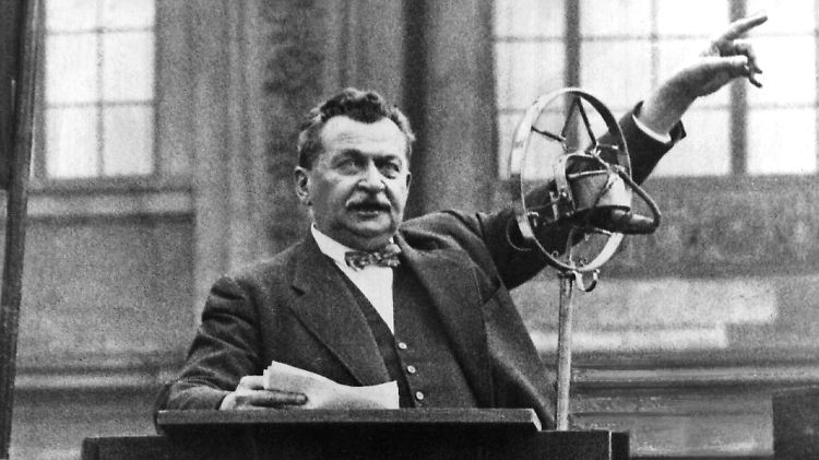 Otto Wels wurde in Berlin geboren. Bekannt wurde der gelernte Tapezierer vor allem durch seine Rede vor der Abstimmung über das Ermächtigungsgesetz (Archivbild).