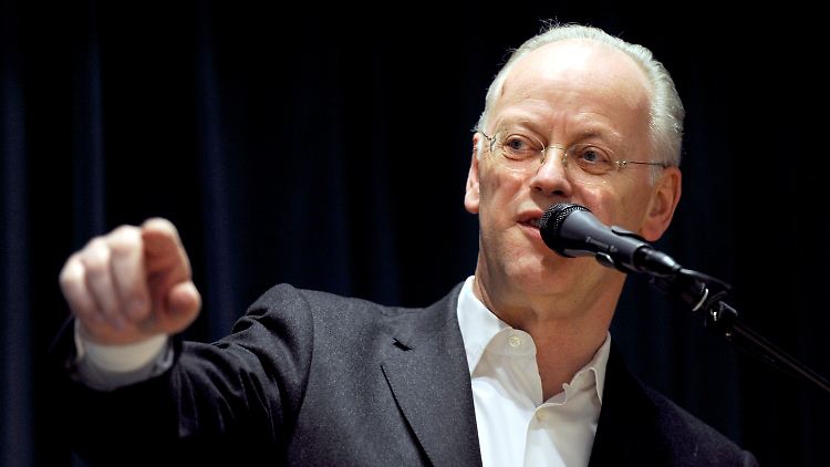 Nie zuvor hat eine Wahl über den zukünftigen BDR-Präsidenten so polarisiert. Auf der einen Seite der wahlkampferprobte Scharping, der nach Kritiker-Meinung Stillstand verkörpert und den Anti-Doping-Kampf arg zurückhaltend betreibt.