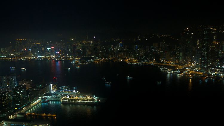 So dunkel ist Hongkong sonst nur bei Stromausfällen.