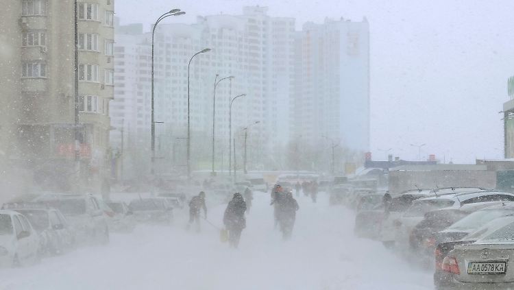 Kiew, Ende März 2013: Ein halber Meter Neuschnee ist gefallen.