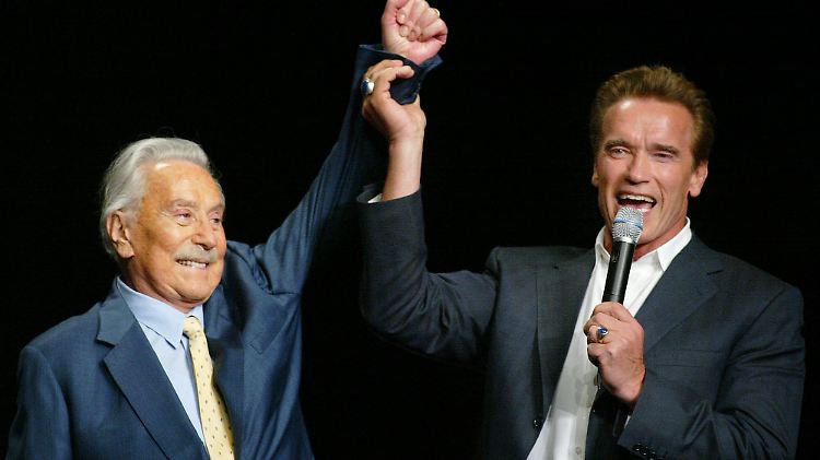 Joe Weider mit Arnold Schwarzenegger.