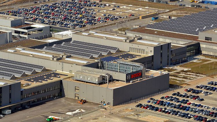 Ein Arbeitsplatz für knapp 2000 Mitarbeiter: Bosch Solar Energie am Standort Arnstadt.