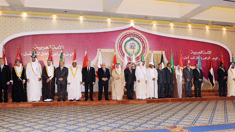 Die Teilnehmer des Arabergipfels in Katar formieren sich zum "Familienfoto".