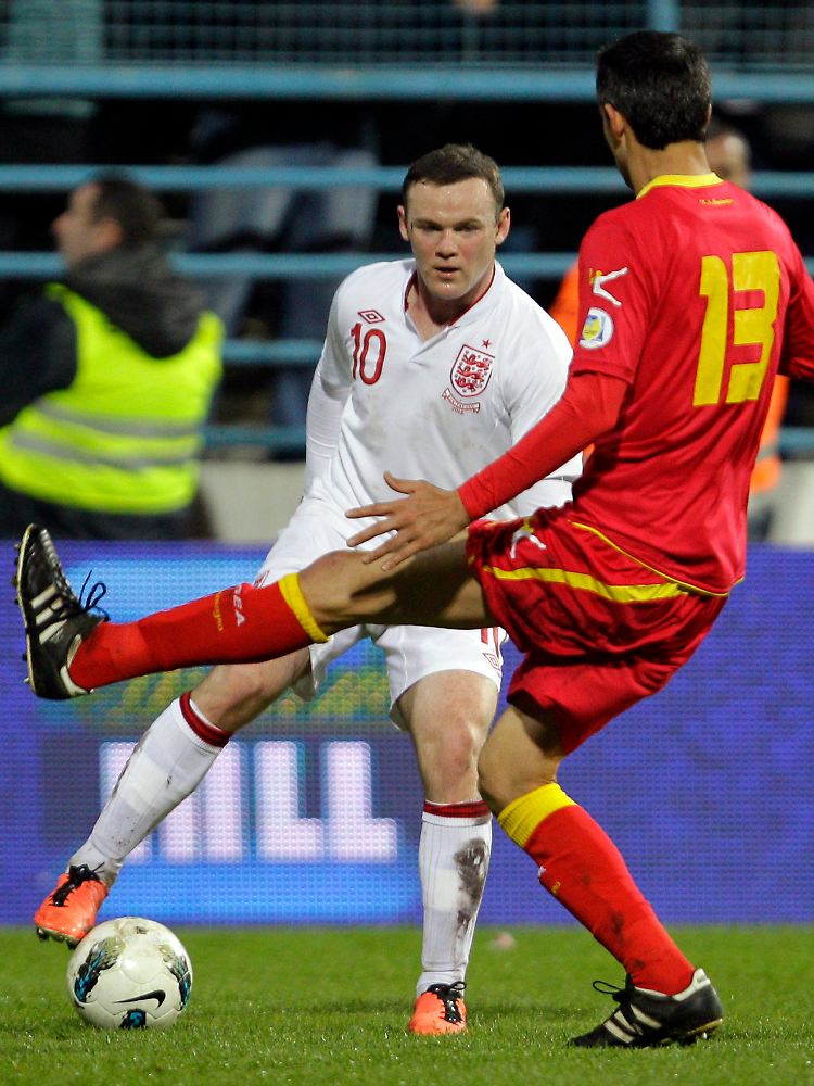 Wayne Rooney traf früh in Montenegro. Trotzdem siegte England nicht und verpasste damit die Tabellenführung in seiner Gruppe.