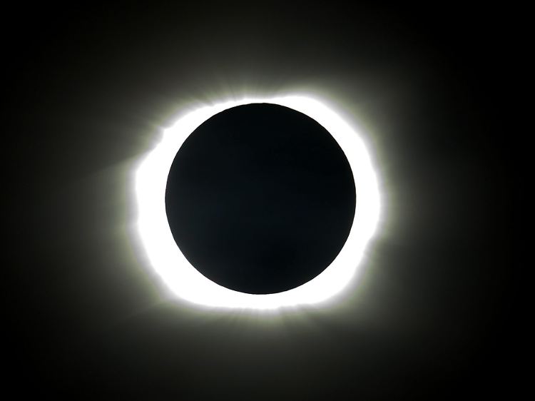 Nur etwa alle 375 Jahre kann im Schnitt an einem Ort eine totale Sonnenfinsternis beobachtet werden.