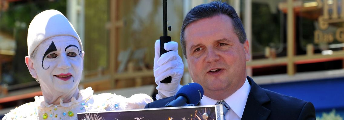 Kein Polit-Clown: Mappus tritt knallhart für längere Atomlaufzeiten ein.