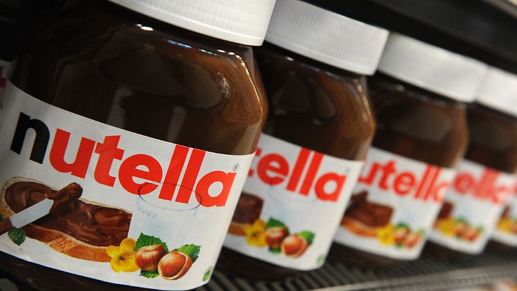Neben Nutella sollen bald die anderen Produkte der Firma auf nachhaltiges Palmöl umgestellt werden.