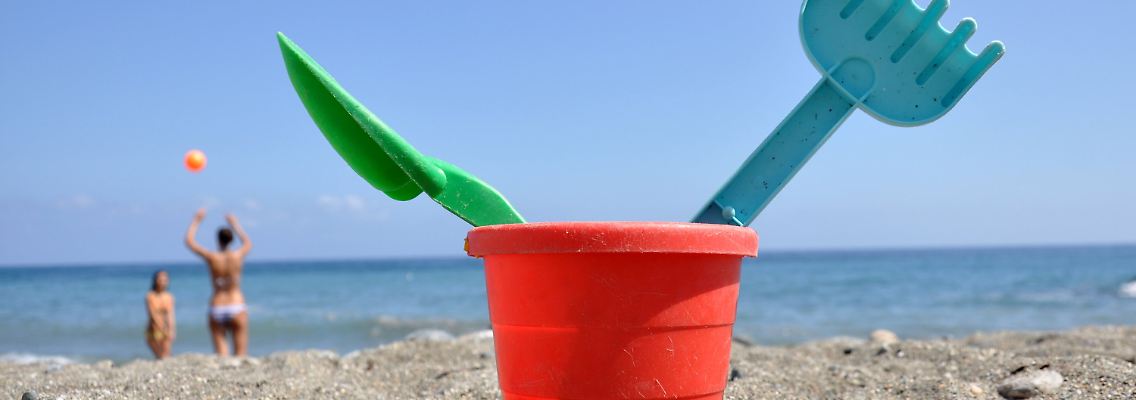 Immer mehr Verbote für Strände und Straßen vermiesen den Urlaub in Italien.