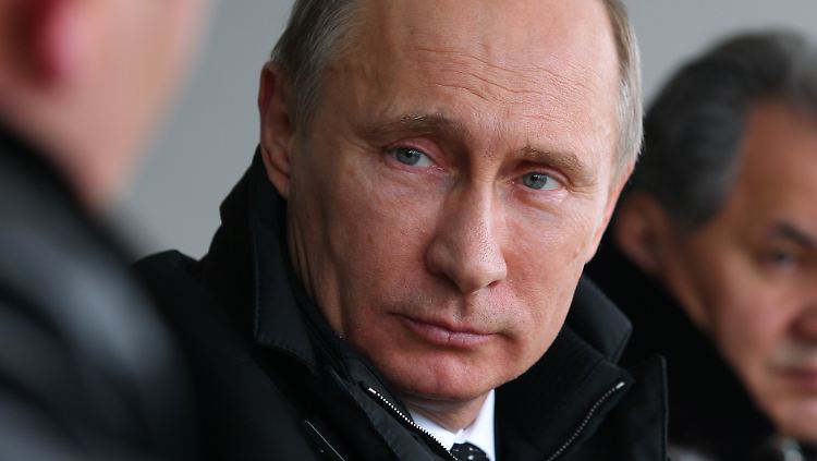 Wladimir Putin sammelt mehr und mehr Macht.