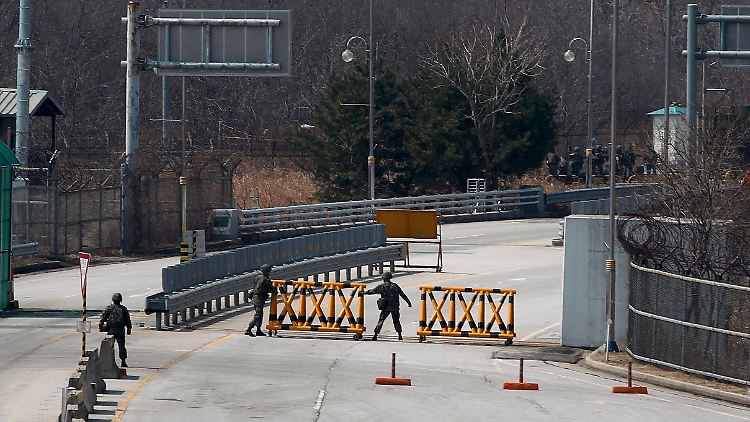 Die Straße nach Kaesong ist dicht - selbst für Lebensmitteltransporte.