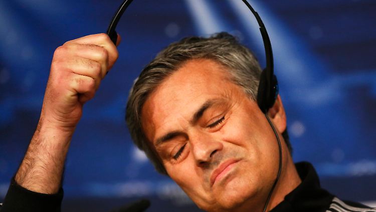 Vorne pfui, hinten pfui: Real-Trainer Jose Mourinho hat Sturmsorgen und ein Torwartproblem.
