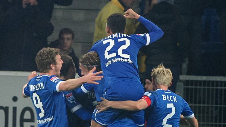 Hoffenheims Mannschaft jubelt über das Tor zum 2:0.