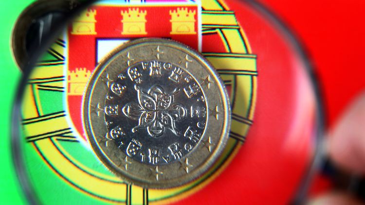 Portugal hatte 2011 ein 78-Milliarden-Euro-Hilfspaket erhalten. Im Gegenzug musste das Land sich zu einer drastischen Sparpolitik verpflichten.