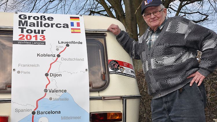 Für die 1900 Kilometer nach Mallorca will der Rentner rund 130 Stunden hinterm Lenkrad sitzen.