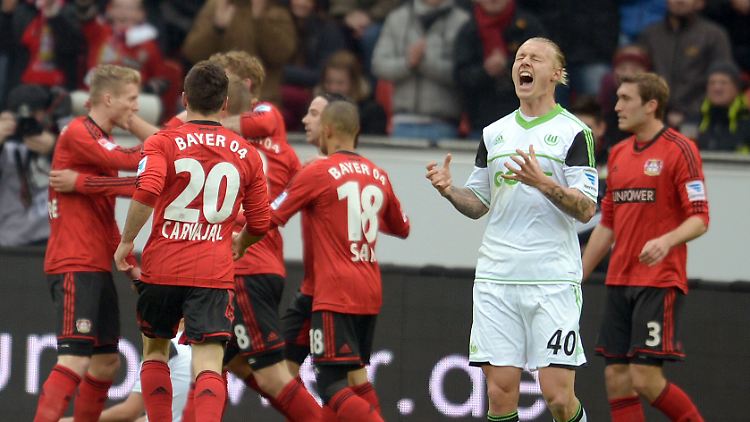 Simon Kjaer und seine Wolfsburger spielen lieber auswärts als daheim, zumindest gibt es da mehr Punkte.