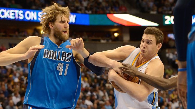 Beim Bart des Profis: Dirk Nowitzkis Gesichtsbehaarung nimmt ungekannte Ausmaße an.