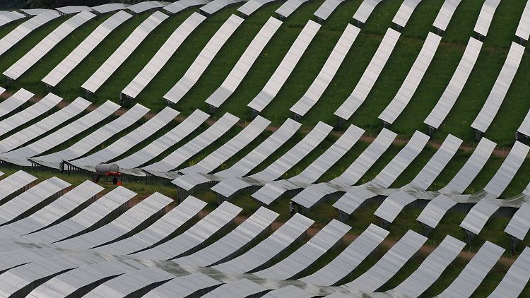 Die Nennleistung der deutschen Solarkraftwerke ist inzwischen auf 39.000 Megawatt gestiegen.