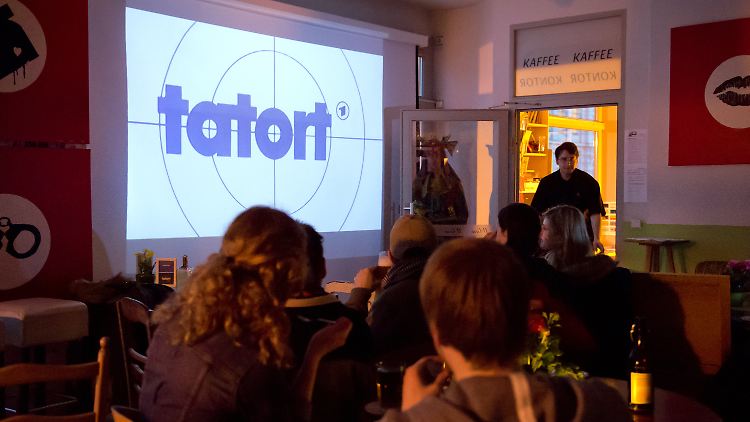 Tatort in der Kneipe gucken wird immer beliebter - zum Beispiel in Potsdam.