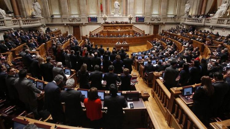 Portugiesisches Parlament: "Rettungspakete" ohne Rettung. 