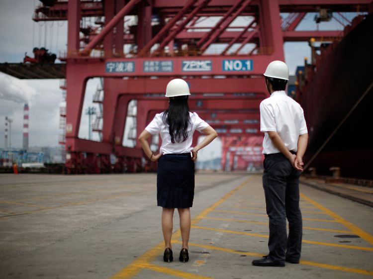 Der schnelle Aufstieg Chinas saugt Rohstoffe aus dem Weltmarkt - die Nachfrage nach Schiffsraum steigt.