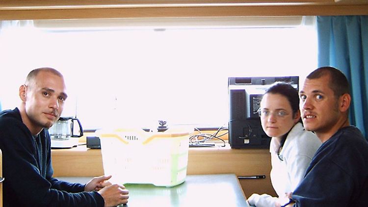 Uwe Mundlos, Beate Zschäpe und Uwe Böhnhardt (v.l.n.r.) in ihrem Wohnmobil.