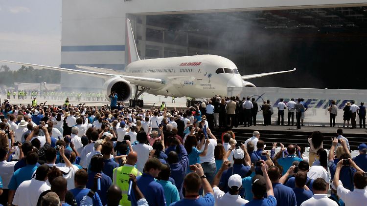 Am Boeing-Standort in Charleston rollt der erste dort produzierte Dreamliner vom Band (Archivbild vom April 2012).