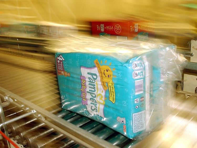 Weniger zum Wickeln fürs Geld: Verbraucherschützer beobachten, dass die Anzahl an Windeln pro Packung seit Jahren abnimmt - bei gleichem Packungspreis.