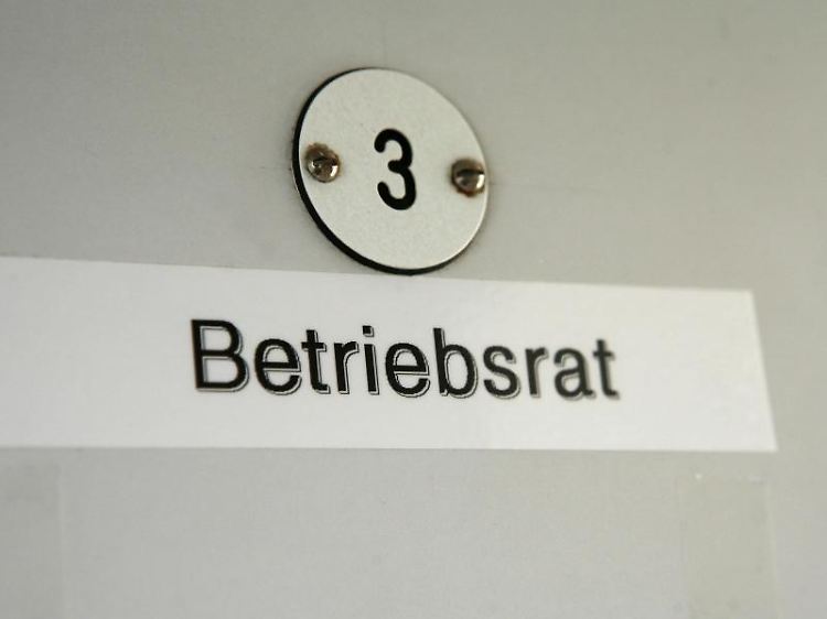 Einzelne Mitarbeiter als unqualifiziert anzuprangern, ist aber unzulässig.