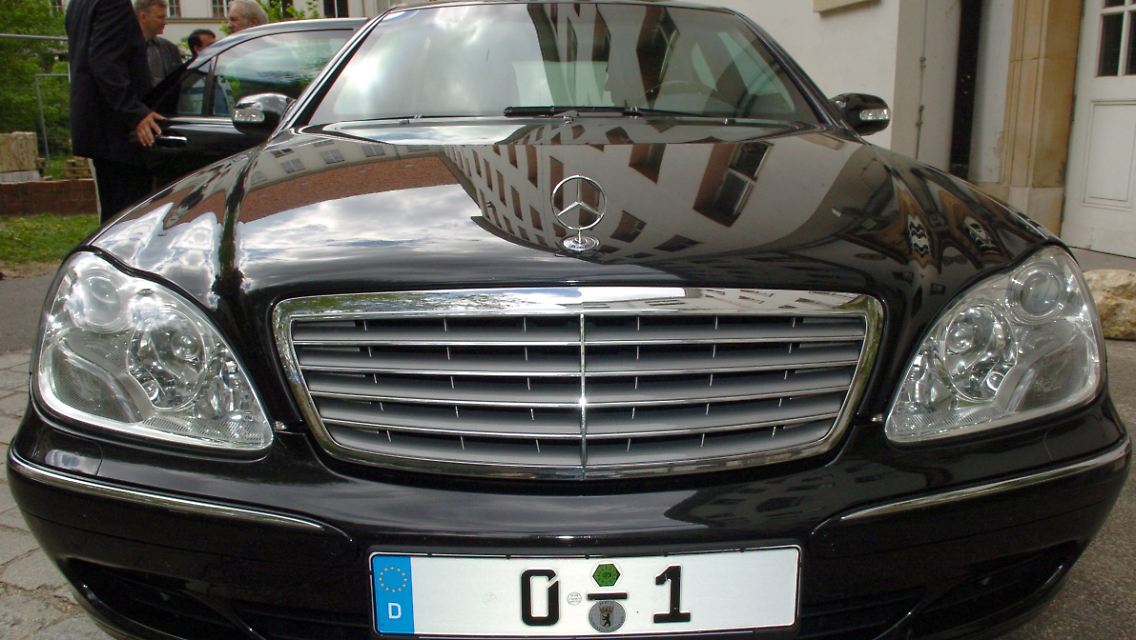 6412096.jpg