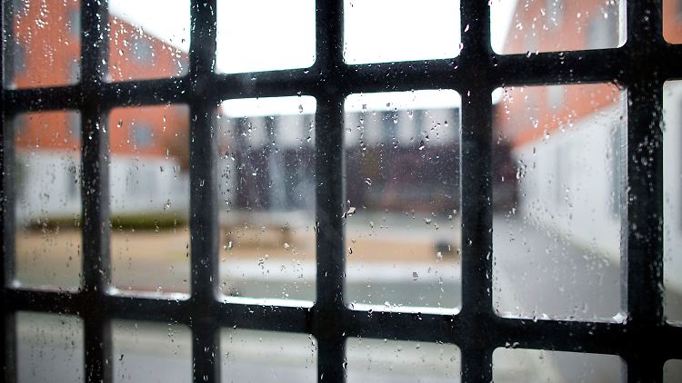 Der Mann saß in der Justizvollzugsanstalt in Hünfeld (Hessen) ein.